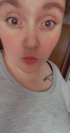 OnlyFans cuenta alynn98 header 2