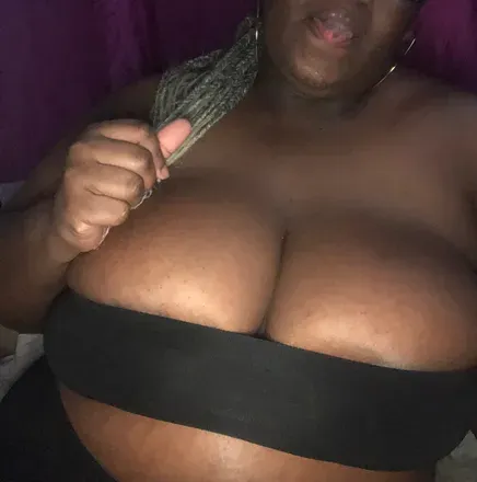 OnlyFans cuenta curvyqueen_22 avatar 1