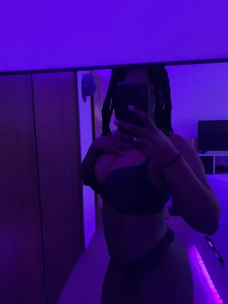 OnlyFans cuenta maskedbaddie22 header 2