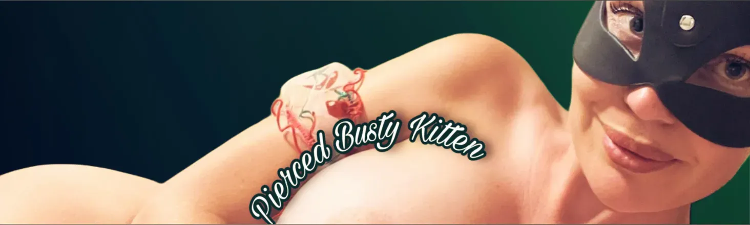 OnlyFans cuenta piercedbustykitten header 2