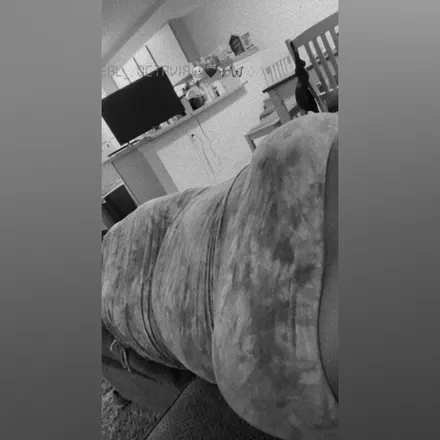 OnlyFans account  throwsomecashthenshowass header 2