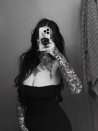 OnlyFans account  vampirebarbie777 avatar 1