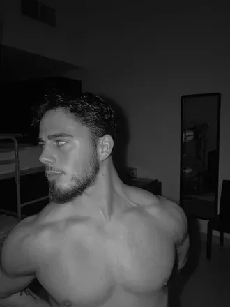 OnlyFans account  mirandahugo avatar 1
