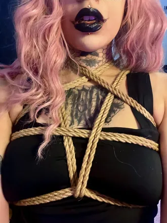 OnlyFans cuenta vodumdoll666 header 2