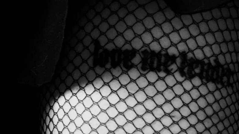 OnlyFans cuenta irisbaudelaire header 2