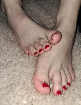 OnlyFans cuenta prettylittlefeet00x header 2