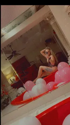 OnlyFans cuenta prettyblondechick header 2