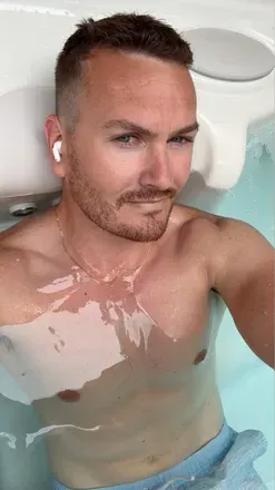 OnlyFans cuenta isotronic avatar 1