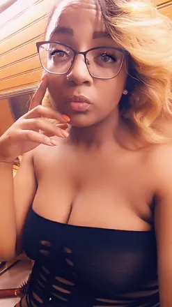 OnlyFans account  kitkattbaby_28 header 2