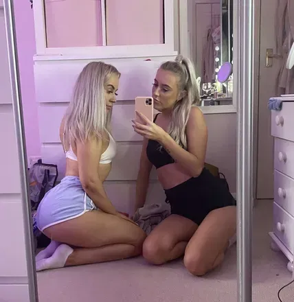 OnlyFans cuenta theblondebesties avatar 1