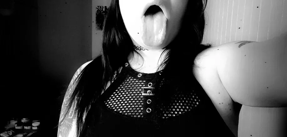 OnlyFans account  hentaikween avatar 1
