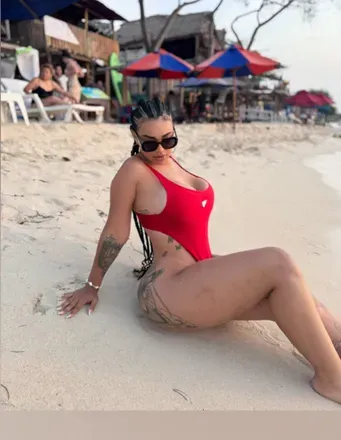 OnlyFans account  tatiqueen_oficial header 2