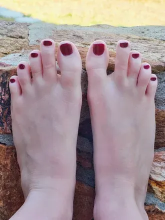 OnlyFans account  littletoebean avatar 1