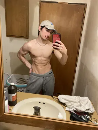 OnlyFans account  riskydecisions header 2