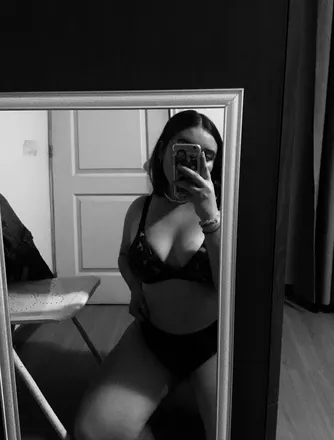 OnlyFans cuenta greeneyesjo header 2