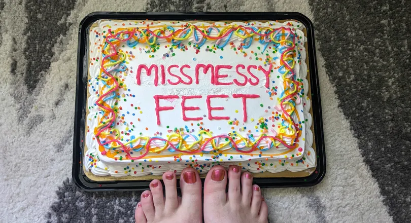 OnlyFans cuenta missmessyfeet header 2