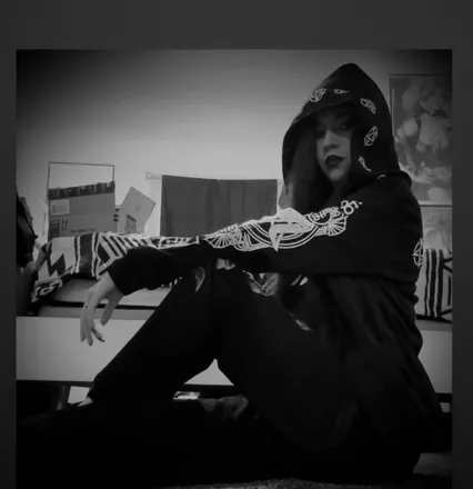 OnlyFans cuenta gloomy_goddess header 2
