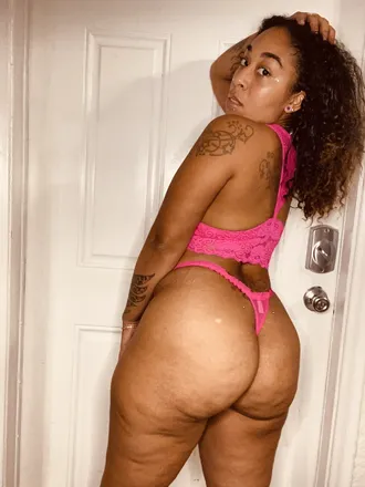 OnlyFans account  diamondbabyydoll header 2