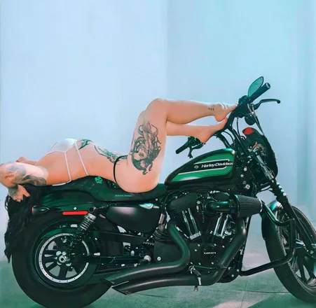OnlyFans cuenta thescarletthrottle header 2