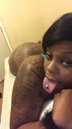 OnlyFans cuenta thickktreatt93 header 2