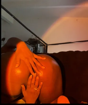 OnlyFans cuenta prettycreammachine header 2