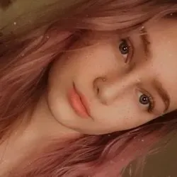 OnlyFans cuenta queenemmypeach avatar 1