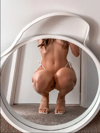 OnlyFans cuenta bubblebuttbunni header 2