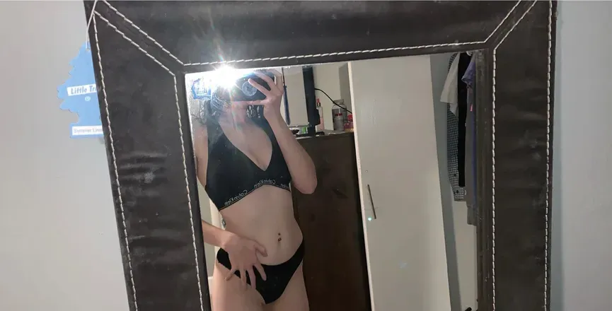 OnlyFans cuenta mia226 header 2