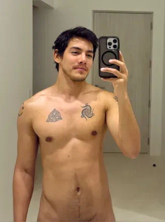OnlyFans cuenta charming_luis avatar 1