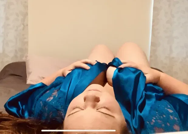 OnlyFans cuenta alicedddarling header 2