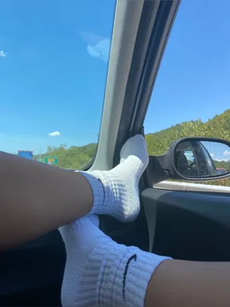 OnlyFans cuenta juicyfeetdreams header 2