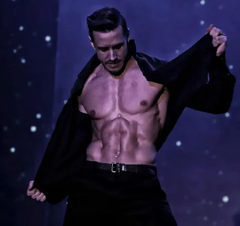 OnlyFans cuenta juliangomez747 header 2