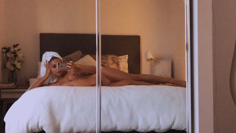 OnlyFans cuenta poppyfoxx header 2
