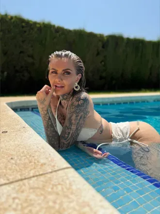 OnlyFans cuenta fielaursen12 header 2