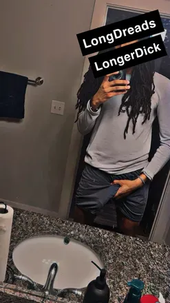 OnlyFans cuenta longlockslongerdick avatar 1