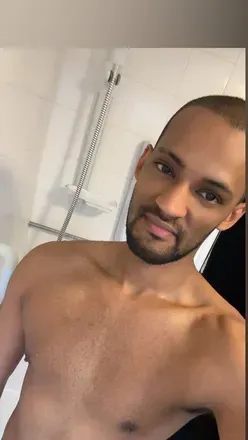 OnlyFans account  yoitsjay25 avatar 1