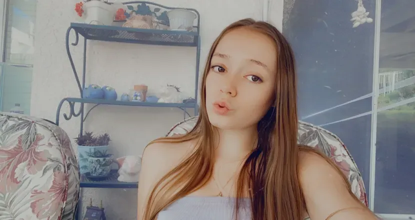 OnlyFans account  smolangelsluutt avatar 1