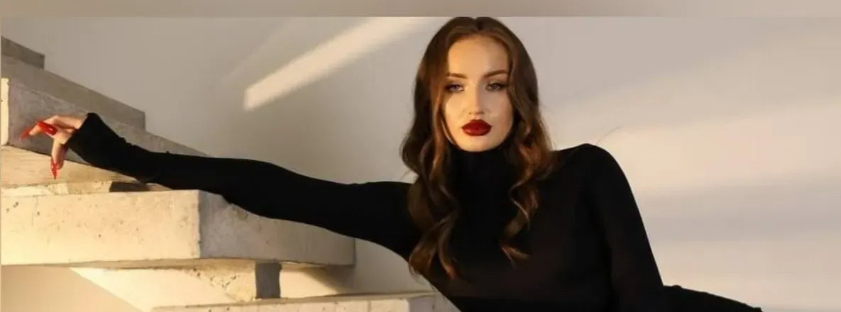 OnlyFans cuenta missvelviss header 2