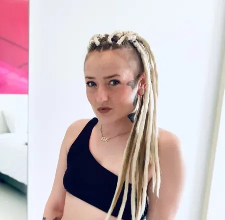OnlyFans account  naomiprice333 avatar 1