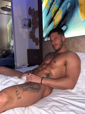 OnlyFans cuenta mike.xxl header 2