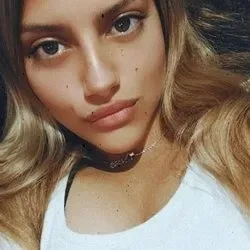 OnlyFans cuenta romiaguiilar avatar 1