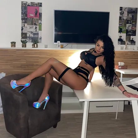 OnlyFans cuenta andreea_bby98 header 2