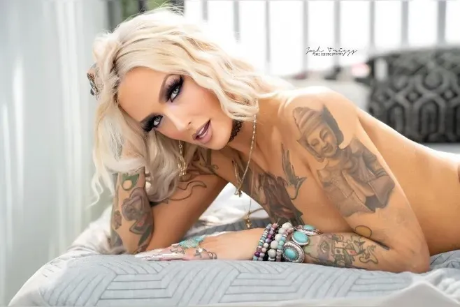 OnlyFans cuenta lizzierose header 2