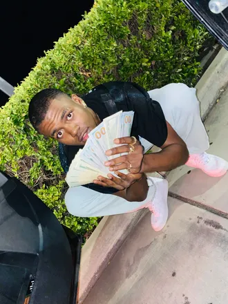 OnlyFans cuenta ronnybo1017 header 1