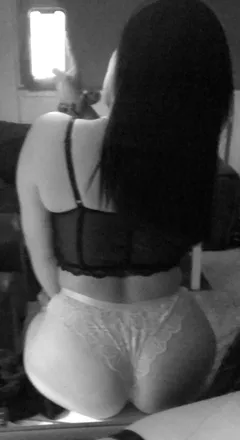 OnlyFans cuenta bellaellarose header 2