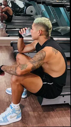OnlyFans cuenta kevinortiz95 header 2