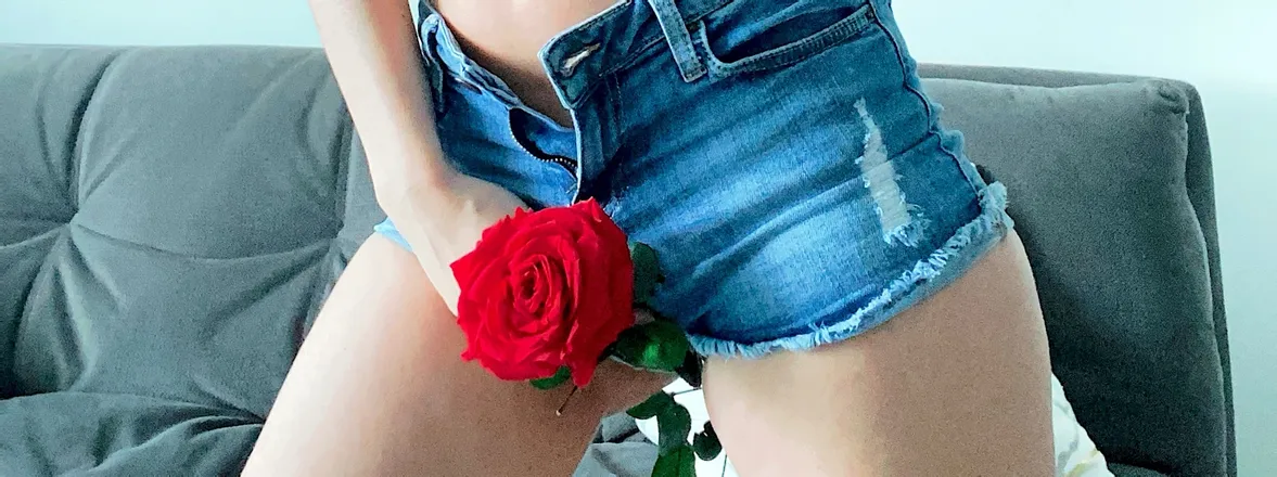 OnlyFans cuenta katekampbell header 2