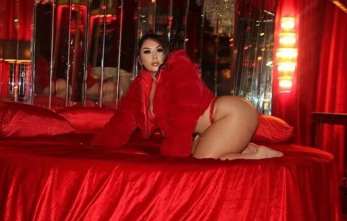 OnlyFans cuenta pradadripdrop header 2