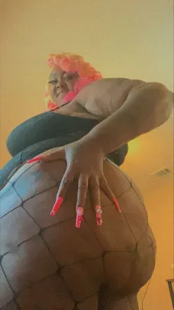 OnlyFans cuenta thickahhstrawberry header 2