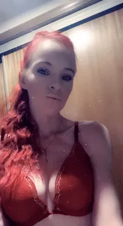 OnlyFans account  canadian-milf avatar 1